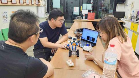 亞太智高機器人 - 