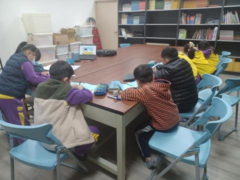 楊雨嫣 - 教小朋友學越南語