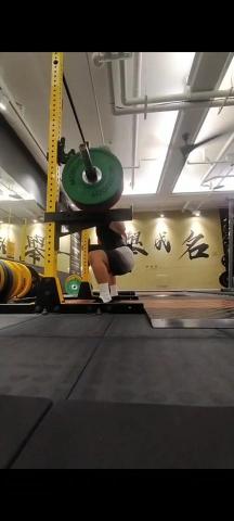 胡庭瑋 - 深蹲160kg做組