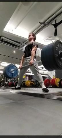 胡庭瑋 - 無裝備硬舉190kg做組