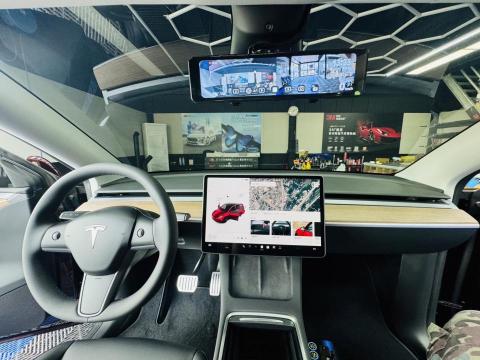 職人汽車多媒體影音 - 特斯拉 MY 施工 不破保固施工