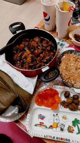 劉如敏（家事小能手） - 包粽子