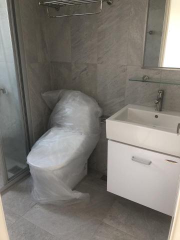 毅炫建築工程設計事務所 - (一間衛浴不嫌少)
整修好化妝室 : 安裝好馬桶/及各項衛浴設備,先行檢查好各項細節...準時交付任務。