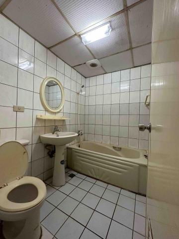 Riri精品衛浴 - 太平建興路（翻修前）