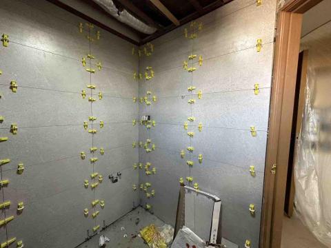 貼心工程 房屋整修 居家清潔 紋繡美睫 - 饒河夜市附近公寓大樓浴室壁磚剛貼好