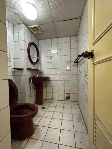 Riri精品衛浴 - 北區平興街（翻修前）