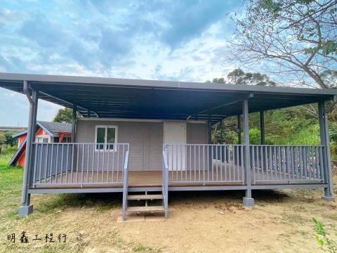 史長鑫 - 白鐵烤漆四合一、欄杆、塑木地板