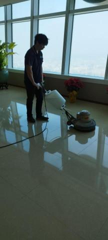 張役鳴 - 大理石拋光