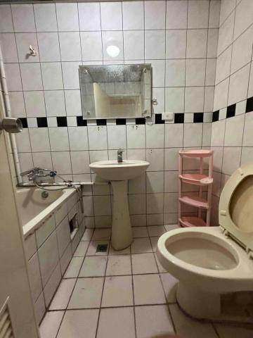 Riri精品衛浴 - 北區文心路客浴（翻修前）