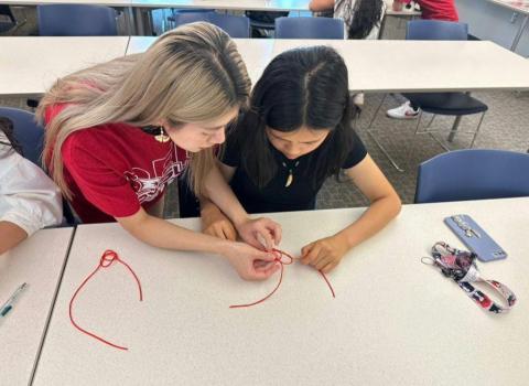 Zoe Wang - 赴美移地教學-中國結文化教學