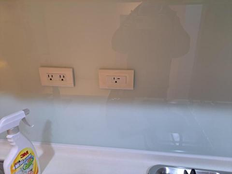 首億科技工程有限公司 - 專用插座修改成110v插座前