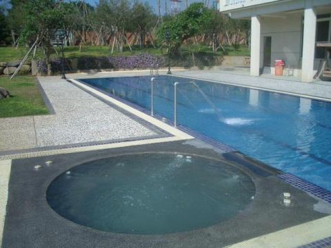 老十作水電及泳池SPA工程 - 