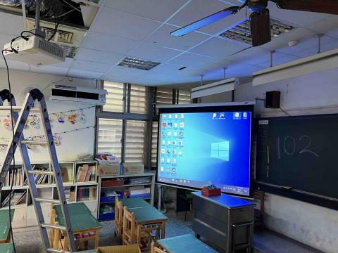 花蓮阿比水電 - 投影機