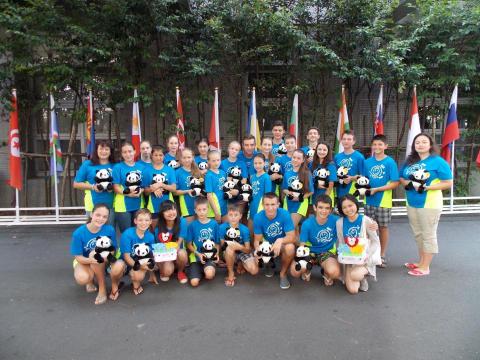 娜賈 Nadya - 擔任烏克蘭舞蹈團翻譯領隊＠宜蘭童玩節（2014）