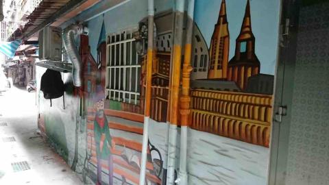 提供彩繪服務的專家楊亦然