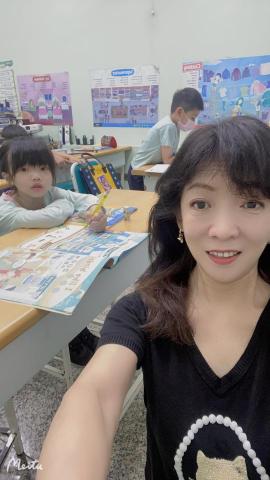 Teacher Julie (茱莉) - 