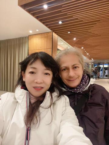 Teacher Julie (茱莉) - 