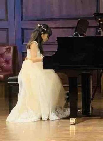 雅蓉老師-鳳山衛武營（鋼琴、小提琴） - 