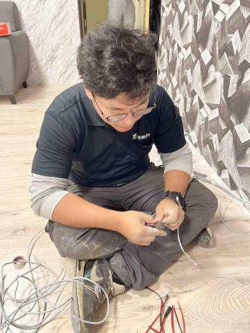 鴻職科技有限公司 - 