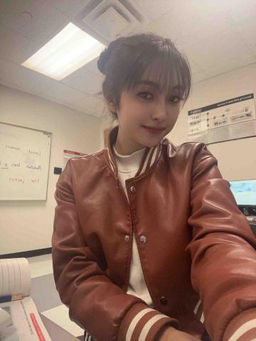 提供翻译i服務的專家Nina