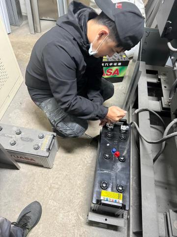 盛日消防安全設備有限公司 - 發電機電瓶更換