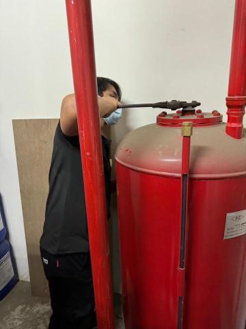 盛日消防安全設備有限公司 - 泡沫原液填充