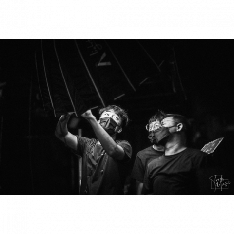 簡暐倫 - 棚內燈光架設