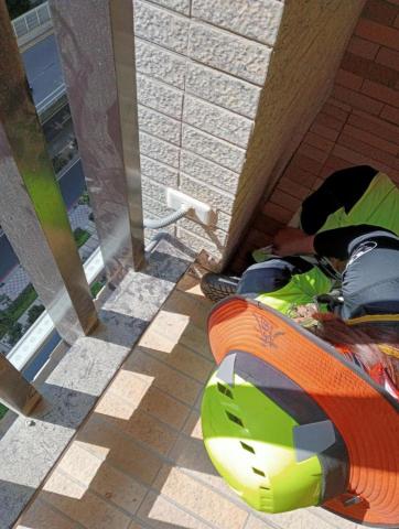 翔飛高空國際工程有限公司 - 外牆燈具安裝/線路封孔