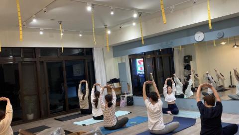 軟Q小瑜 Peggy 瑜珈老師 - 哈達瑜伽