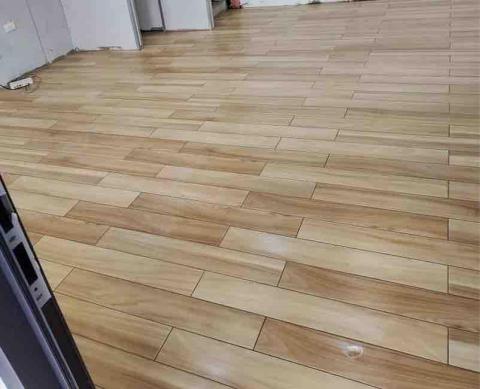 鴻德工程行 - 貼地磚