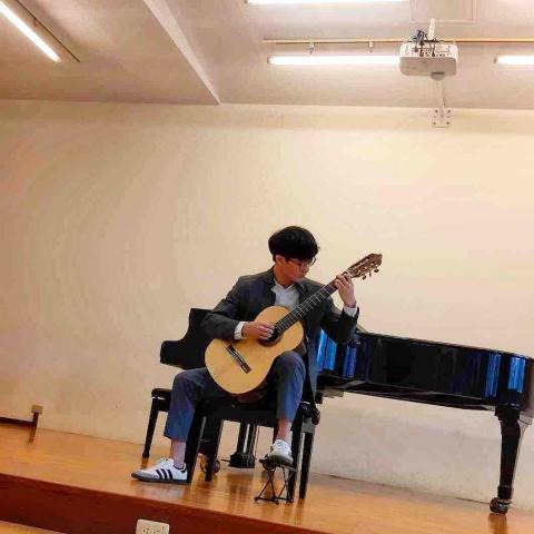 民謠吉他指彈家浩儀 - 古典吉他發表會