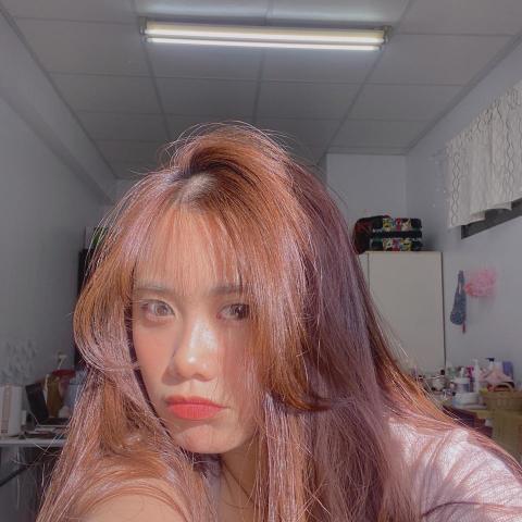 提供model模特服務的專家Emily