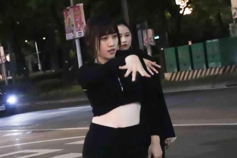 蔡雨彤 - 街頭快閃側拍