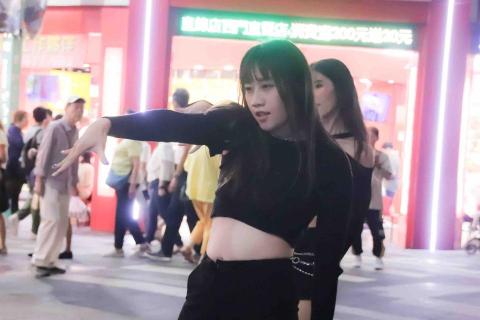 蔡雨彤 - 街頭快閃側拍