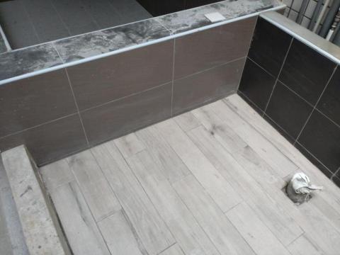 曾培富 - 木紋磚貼設