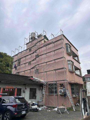 金洺企業社 - 您所看到的事外牆穿鐵衣 它是裝潢烤漆板，不是磁磚噢！壁癌最佳選擇！