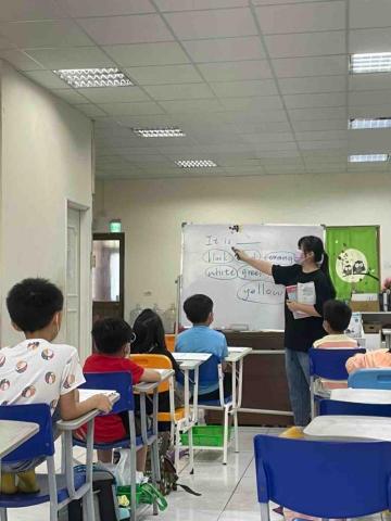 😡😡😡 - 擔任兒童美語老師