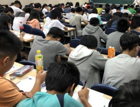 大里霧峰數理專業家教 - 數理資優團班授課