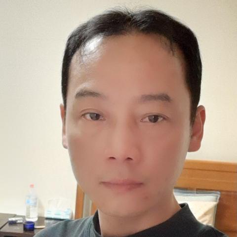 提供寄送機車服務的專家楊志強