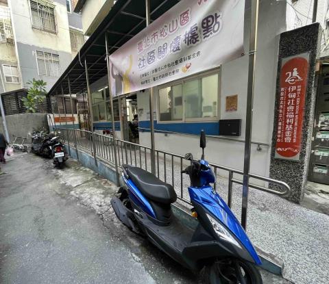 植靖景觀 - 清運後，緬梔花換盆調整