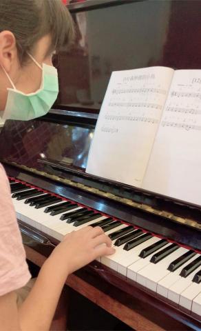 昭汝老師 - 國中初階鋼琴