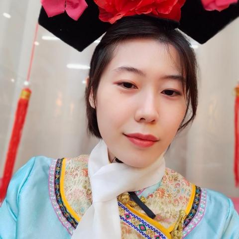 提供國文課服務的專家張芷芳老師