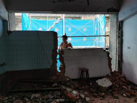 豆子專業拆除 - 打石牆面