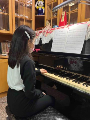 I-Ling Chen 鋼琴、大提琴、幼兒啟蒙教學 - 