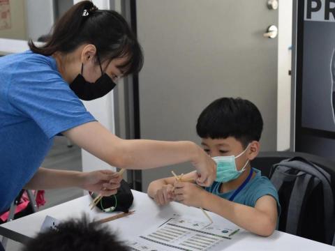 許雅筑 - 進行科學實作教學