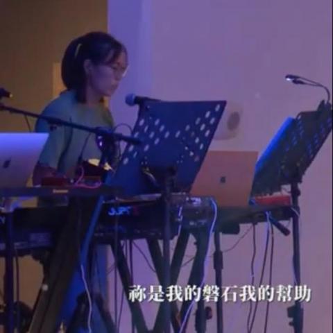 提供電子琴鍵盤服務的專家林依芬