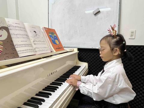 I-Ling Chen 鋼琴、大提琴、幼兒啟蒙教學 - 