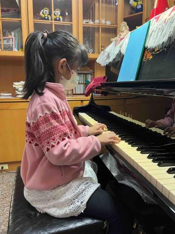 I-Ling Chen 鋼琴、大提琴、幼兒啟蒙教學 - 