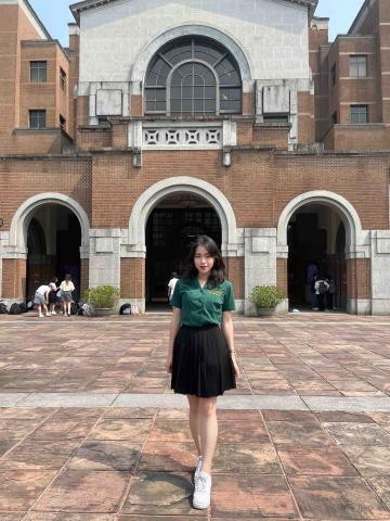 陳品妤/陳韞家教團隊 - 北一女中與臺大的求學經歷，是我常常與學生們分享與鼓勵的故事，也在每一屆的教學中，努力讓學生們成為我的學弟妹！