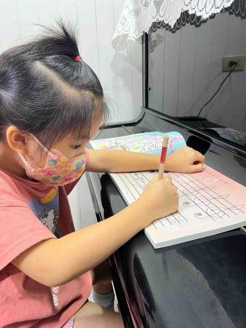 I-Ling Chen 鋼琴、大提琴、幼兒啟蒙教學 - 